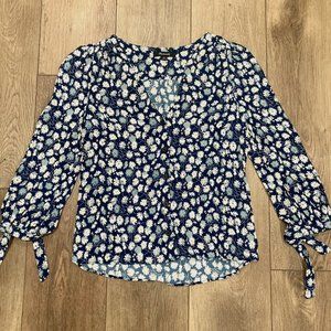 Madewell Womens Button Down Floral Shirt Size XS French Blue Tie Sleeve L1571
